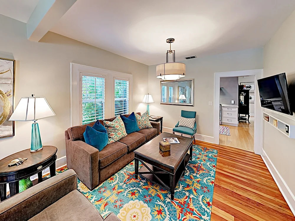 445 Saint Petersburg - 3 Br Home