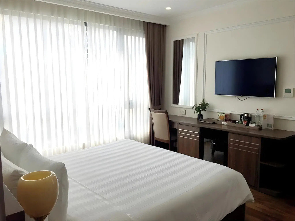Hillary Hanoi Hotel With Outdoor Swimming Pool