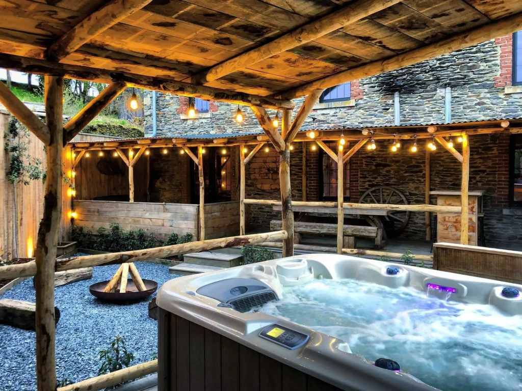 Holiday home in Bastogne with bubble bath