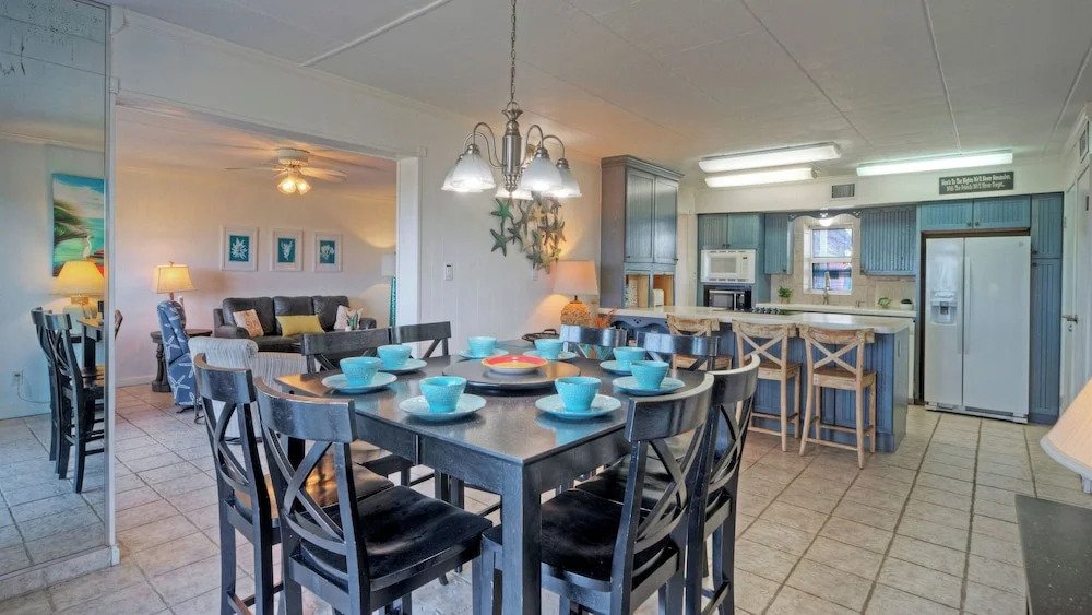 Serenity by the Sea 2-min Walk to Beach + Boardwalk + Golf Cart Zone 2 Pools + Basketball Access