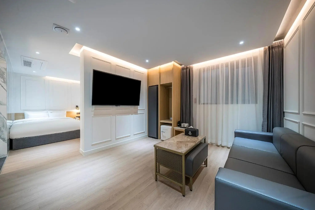 Brown Dot Hotel Pyeonghwa plaza