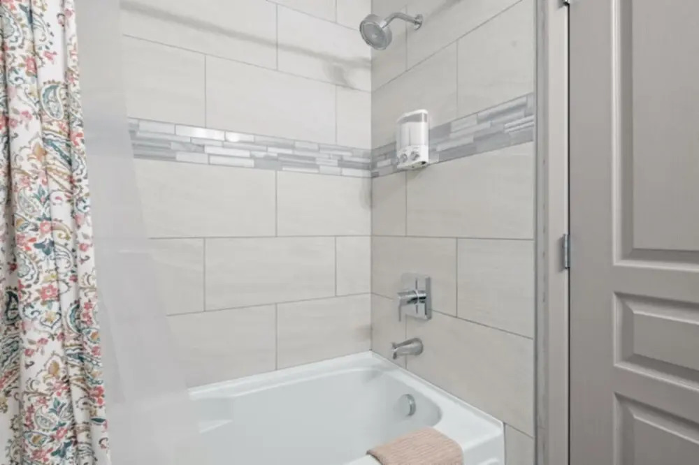 2BR 2BA Stampede and Calgary Tower View Free Park