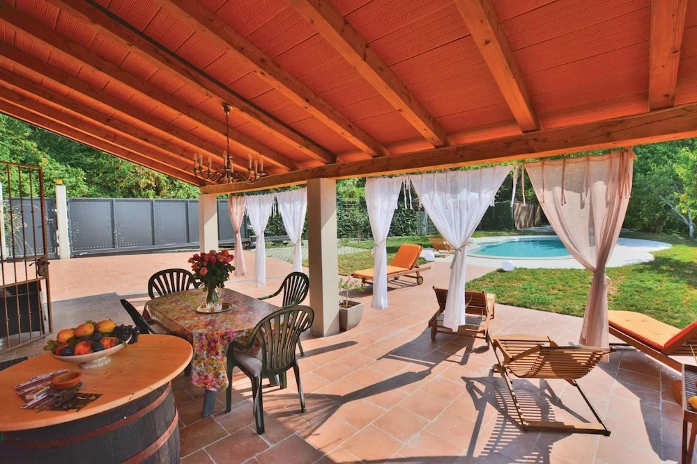Pool House Ancka