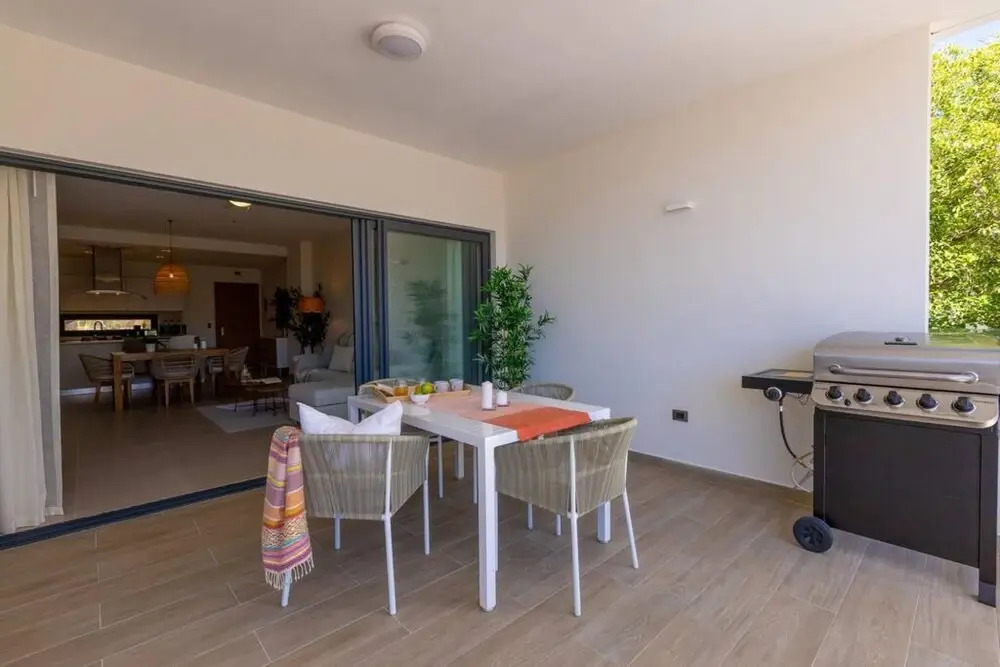 Amazing Condo With Picuzzi Steps From the Beach