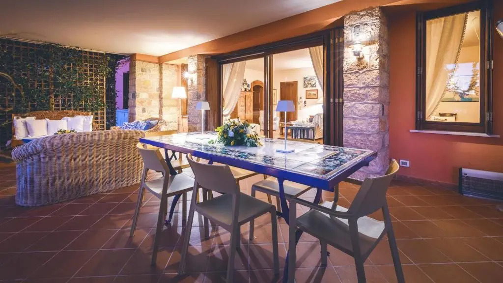 CORAZZA 6&1, Emma Villas