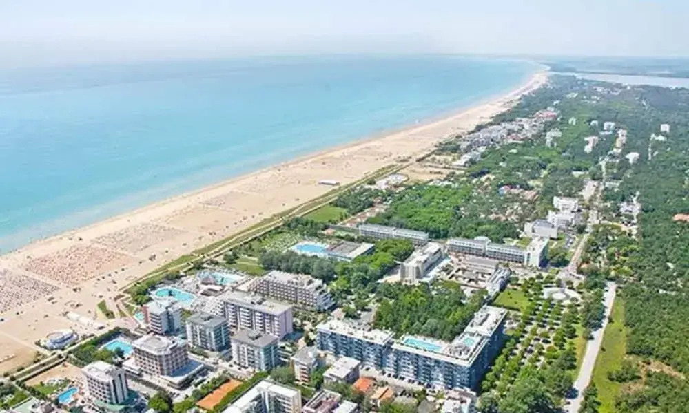 Seaview Caorle Apartment With Pool