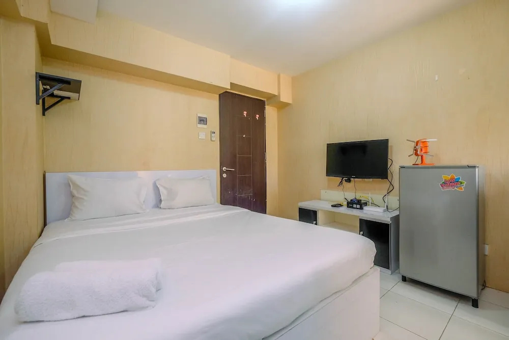 Wonderful Studio at Kebagusan City Apartment