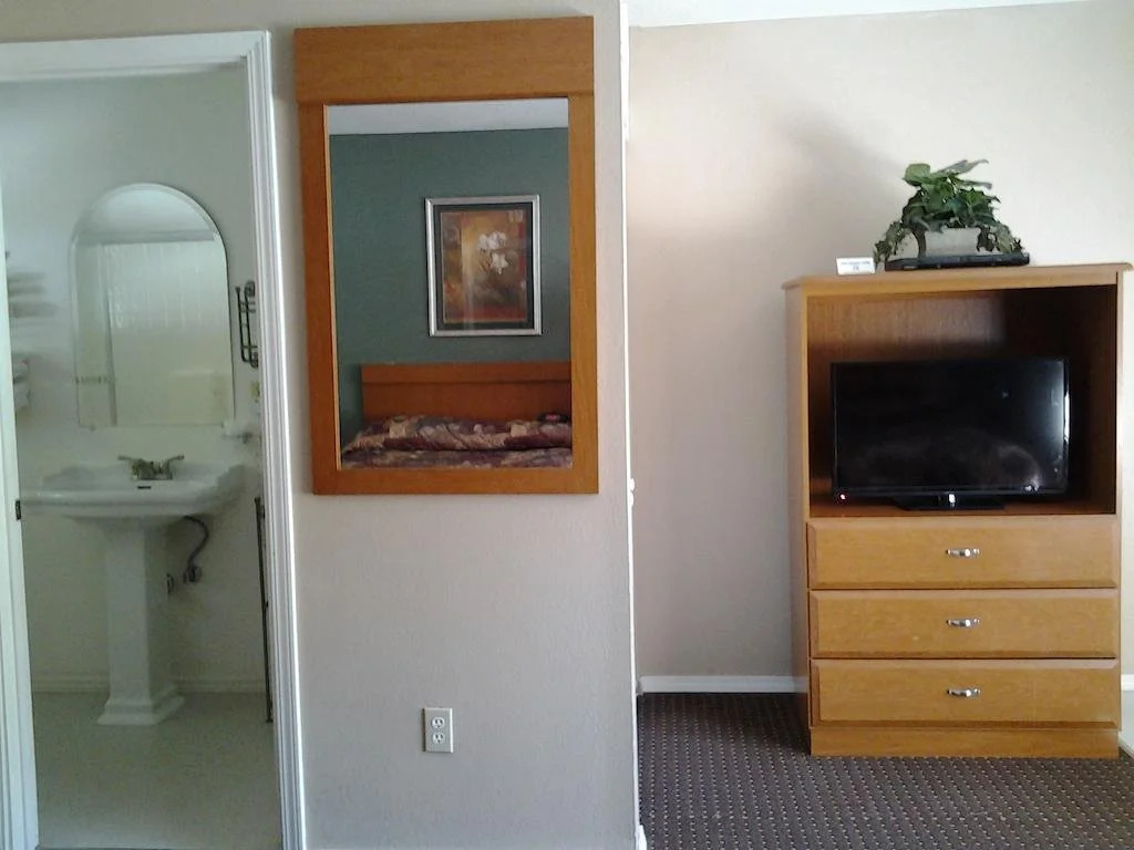 Maple Leaf Motel