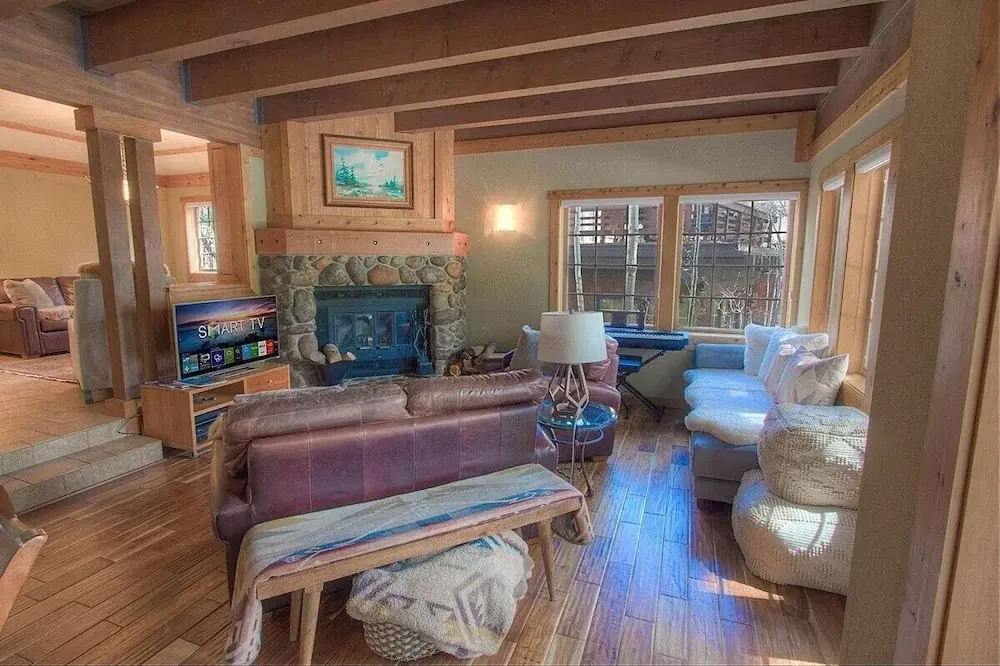 Third Creek Comfort 2 Bedroom Townhouse by RedAwning