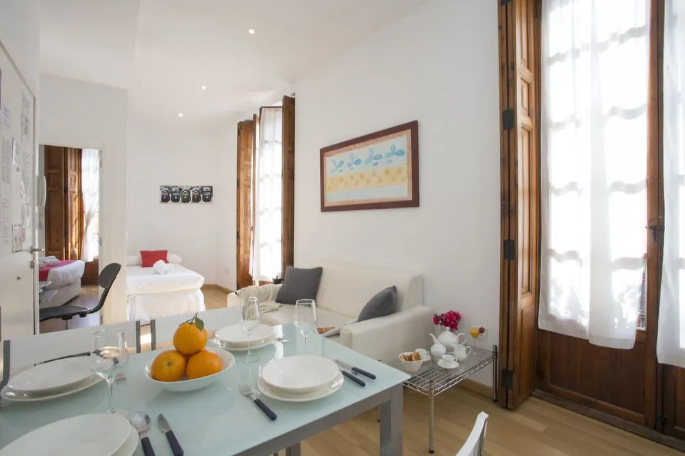 SingularStays Plaza del Mercado