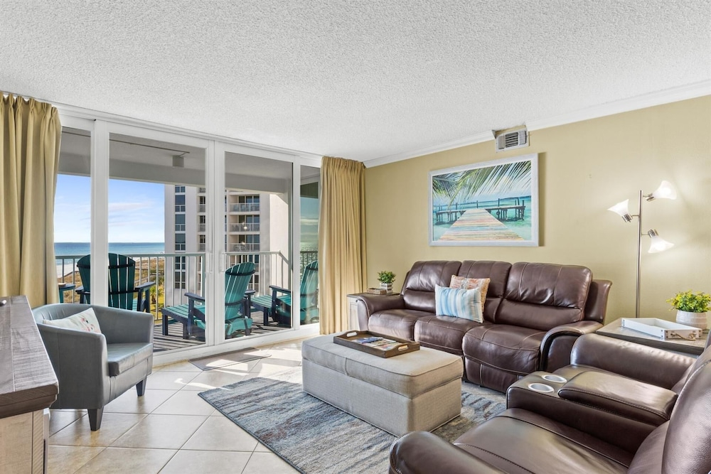 Shoreline Towers 1043 2 Bedroom Condo