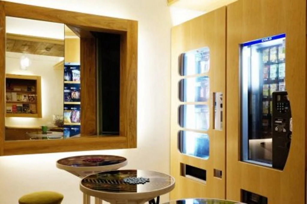 SSS Life Hotel
