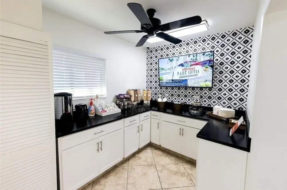Fully Furnished 1BR Suite-Prime Location! 110 by RedAwning