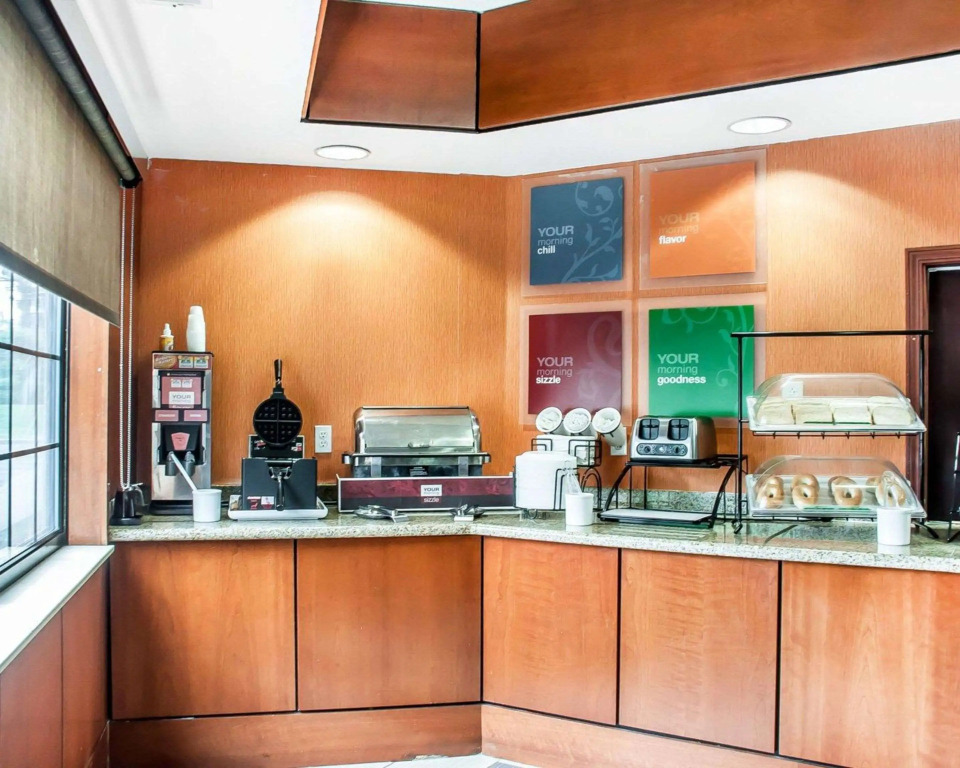 Comfort Inn & Suites Hamburg - Buffalo South