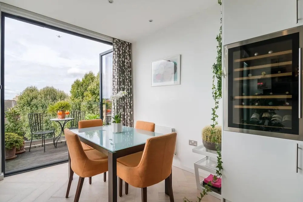 Beautiful Modern 2 Bedroom Flat in Putney
