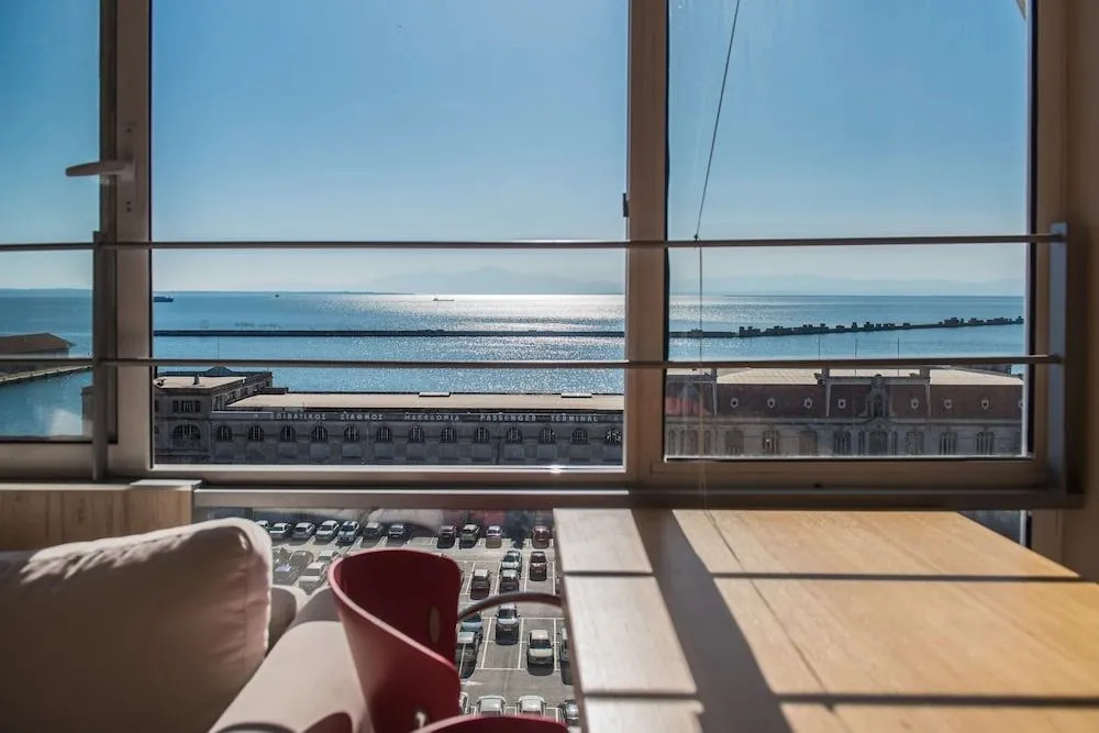 #Halu! - Spacious Home with Sea View
