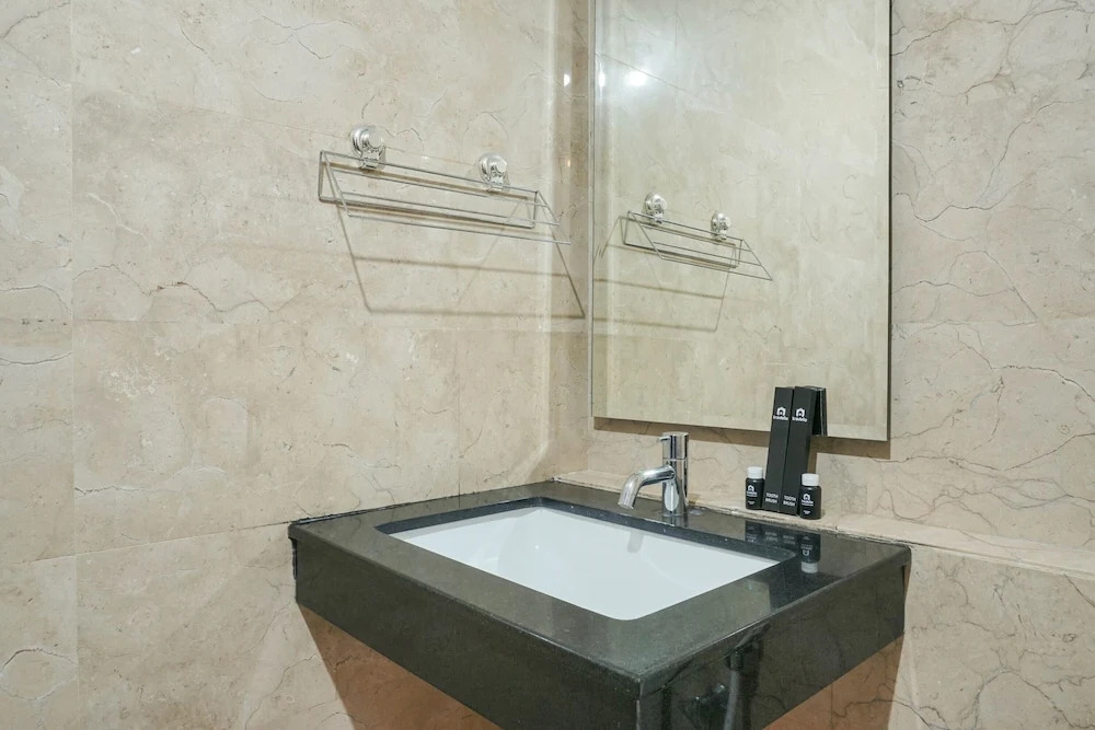 Luxury Design 1BR L'Avenue Apartment near Pancoran