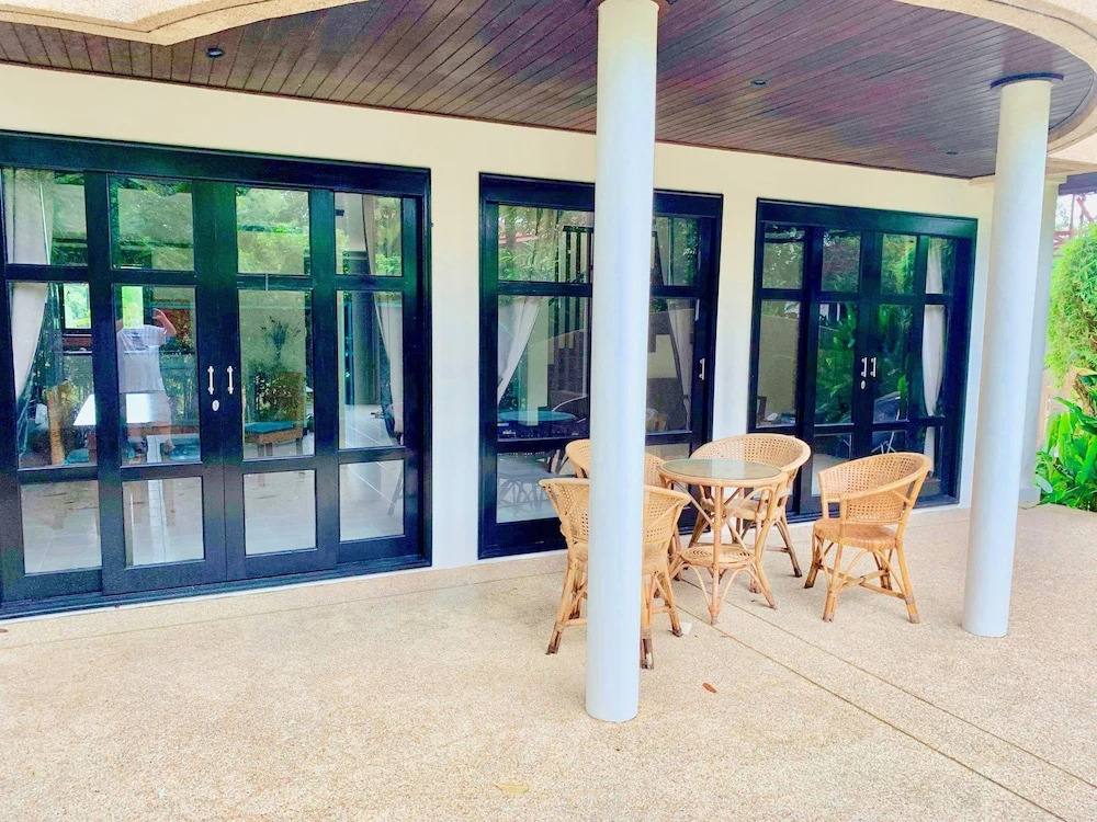 7 Bedroom Twin Villas on Beach Front Resort