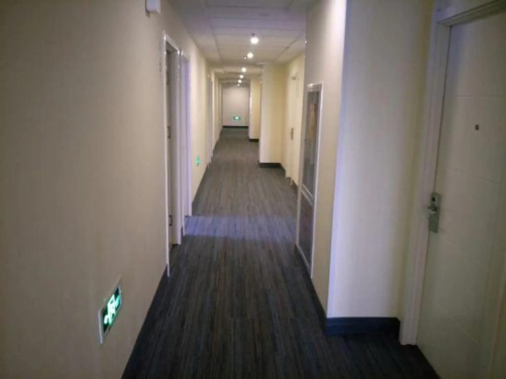 Jiayi Hotel (Jinan High-tech Zone Suncun New Area)