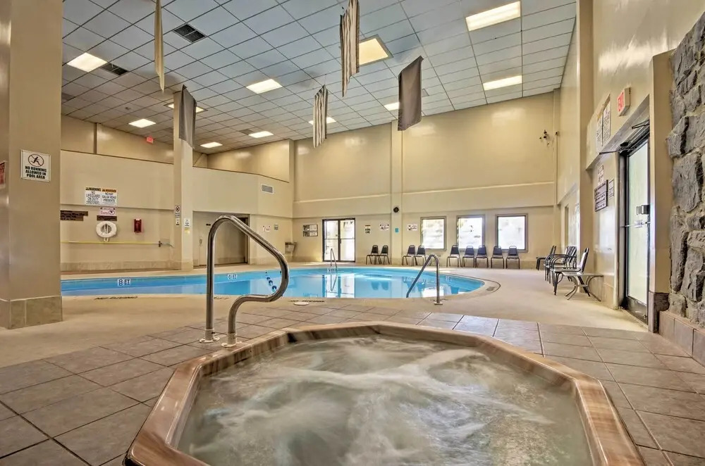 Pool Access & Slope Views: Beech Mtn Condo!