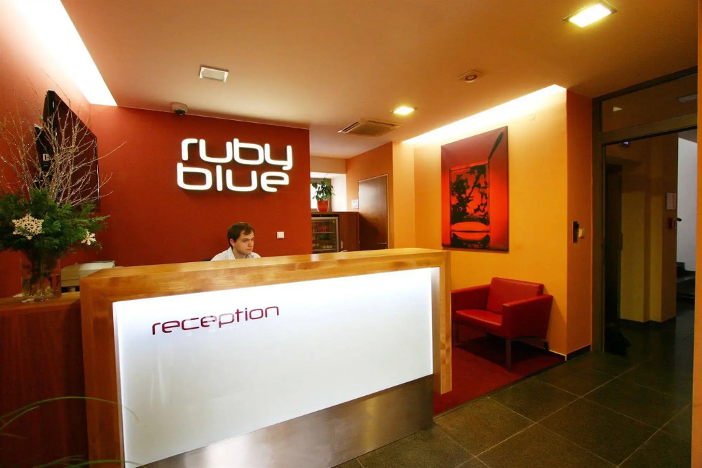 Hotel Ruby Blue
