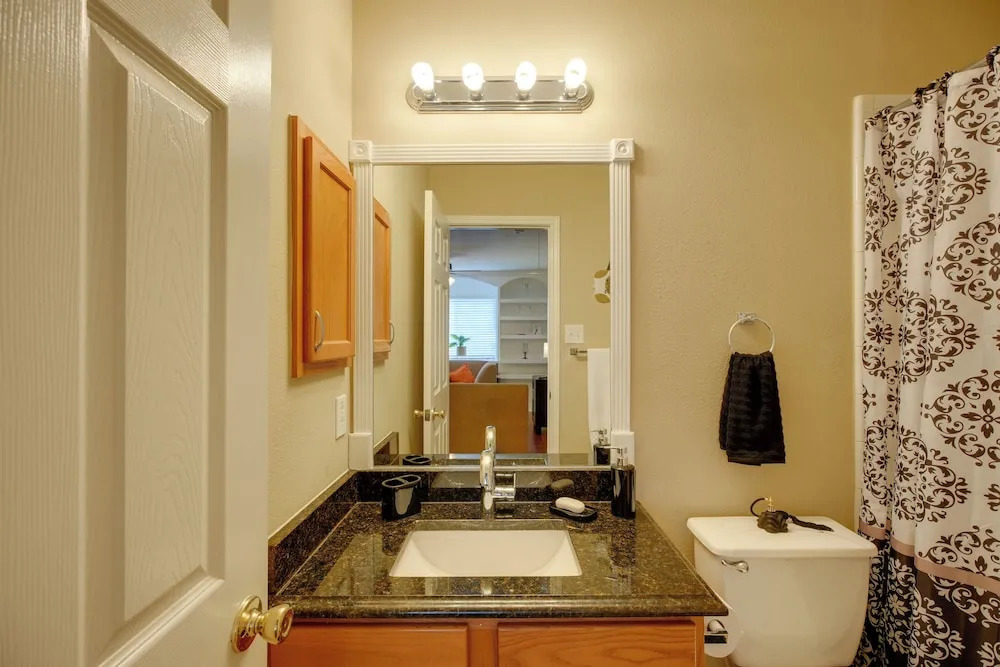 Near Seaworld! Modern Family Home w/ Pool Access