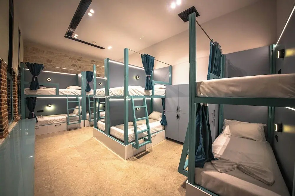 Vega 43 Hostel