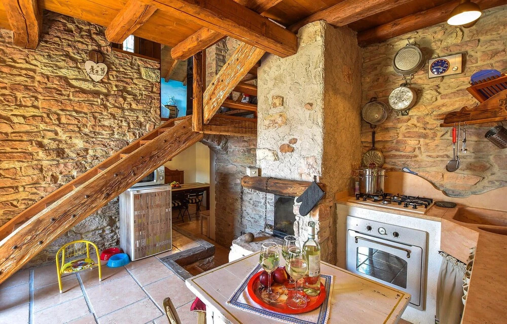 Amazing Home In Lamon With Wifi