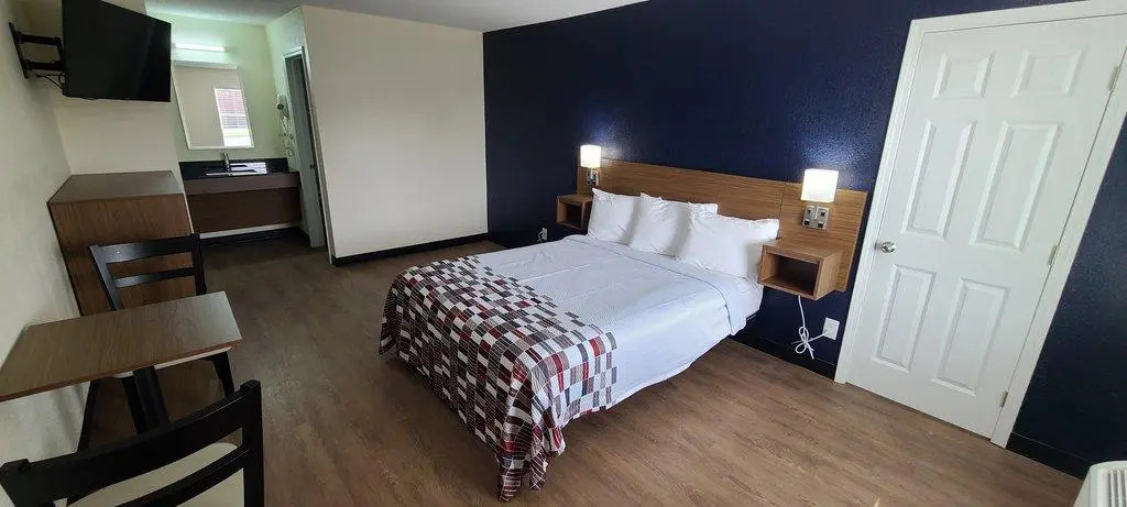Red Roof Inn Byron