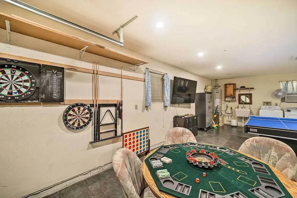 Game Room + Mtn Views: Lake Havasu Escape!