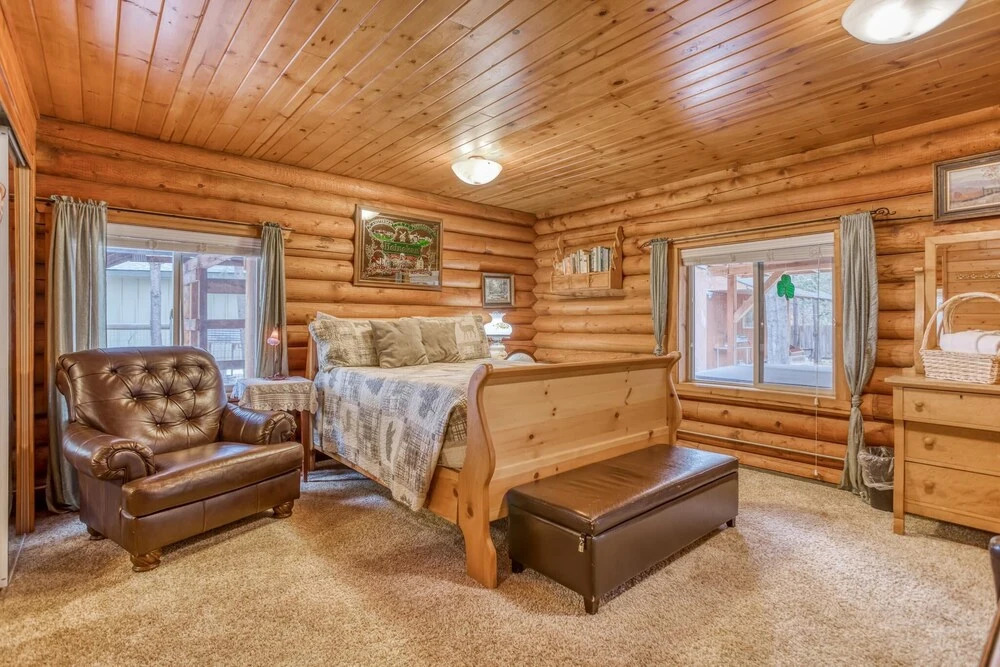 Sweet Log Cabin
