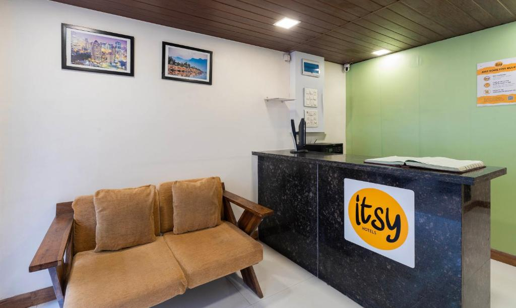 Itsy Hotels Bindra Elite