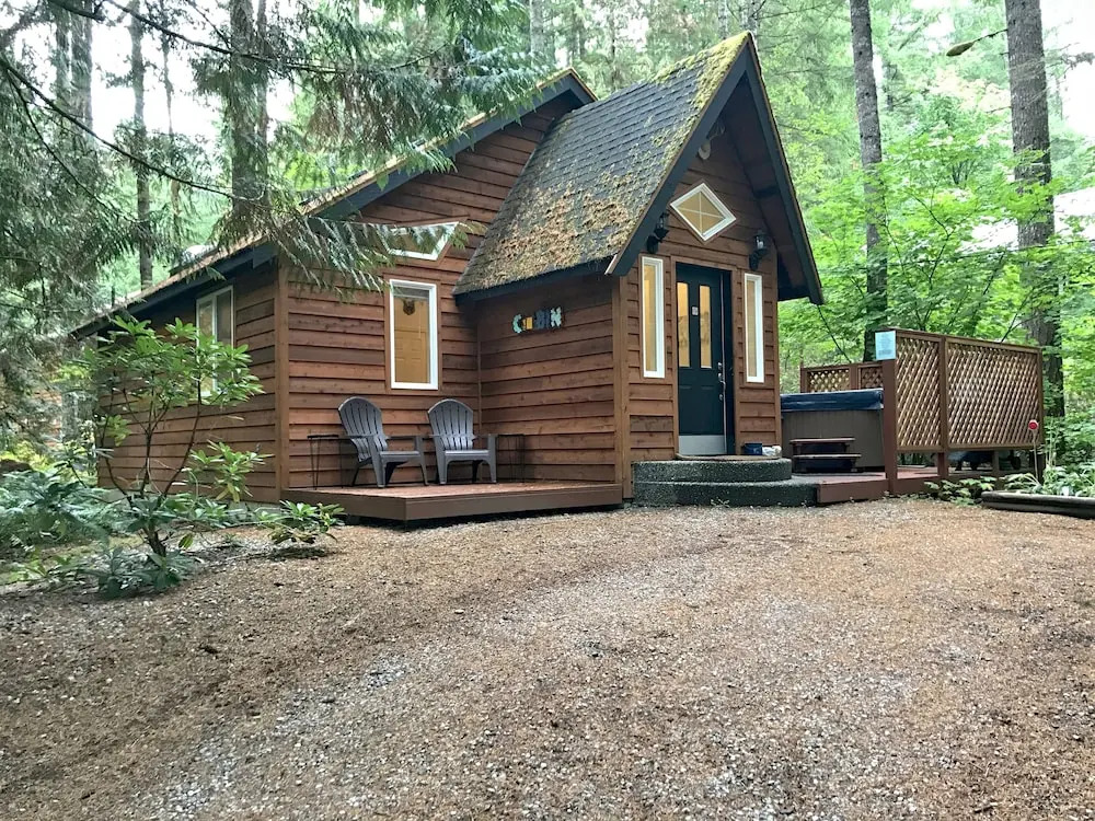 Glacier Springs Cabin 16 - This is a Great Cottage With an Outdoor hot tub