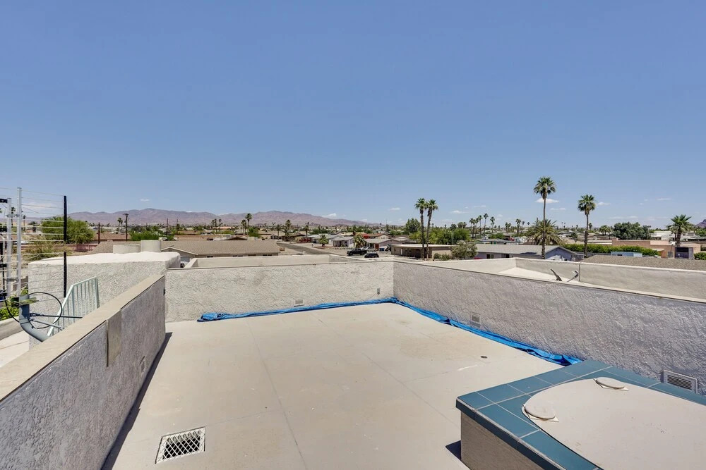 Lake Havasu Home w/ Rooftop Deck ~ 1 Mi to Beach!