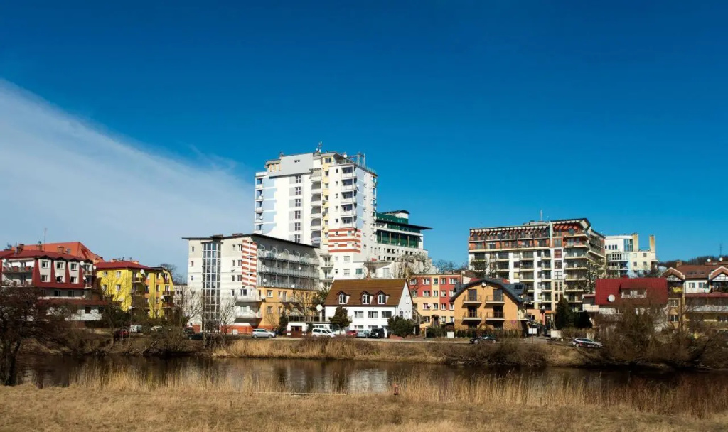 Jasnoszary Apartament Sun Seasons 24 w Kołobrzegu Blisko Morza by Noclegi Renters