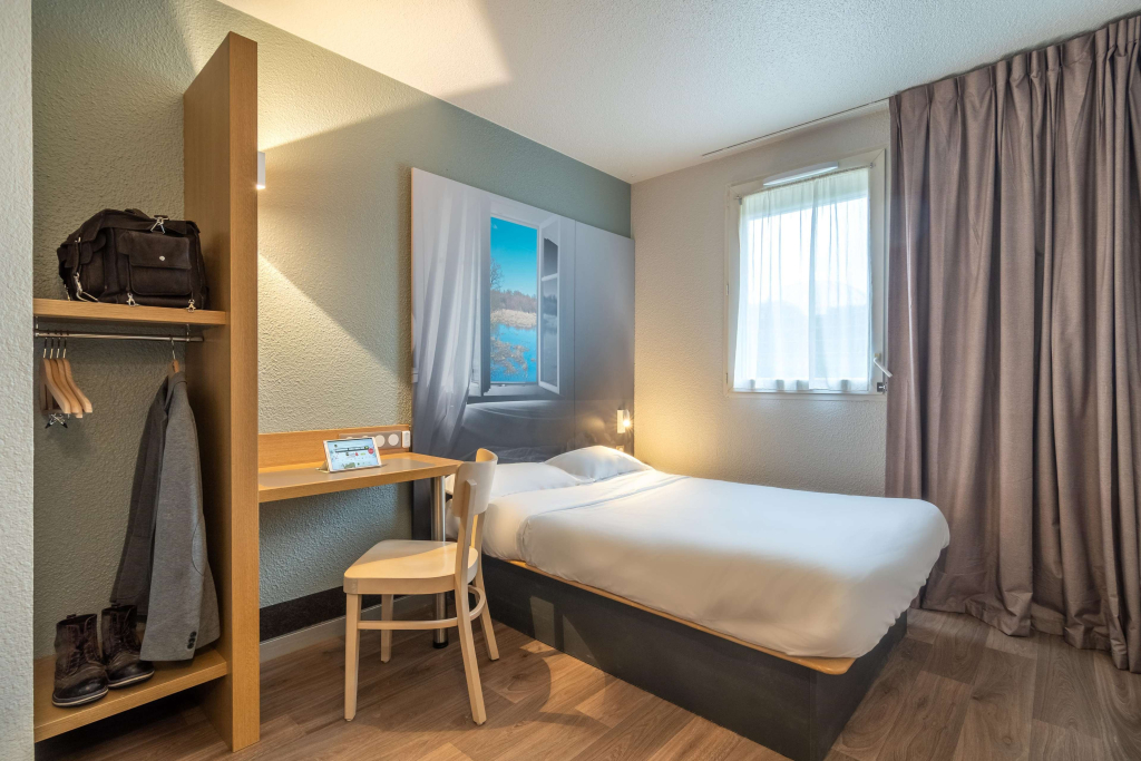 B&B HOTEL CHATEAUROUX Aéroport