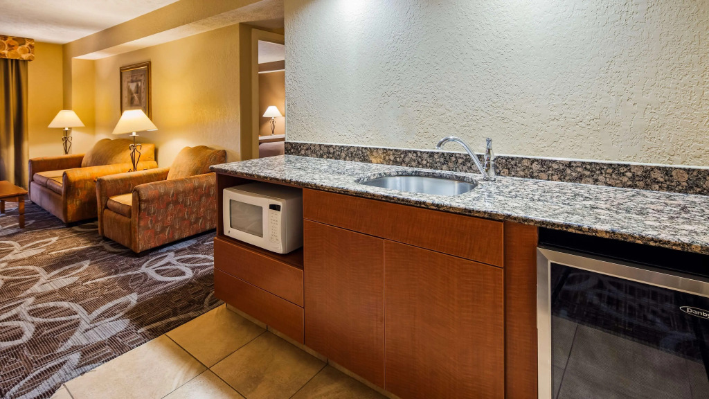 Best Western Plus Mid Nebraska Inn & Suites