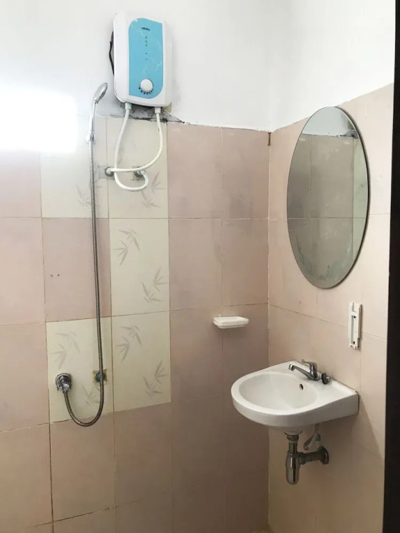 Golden Ganesha Villa - Hostel