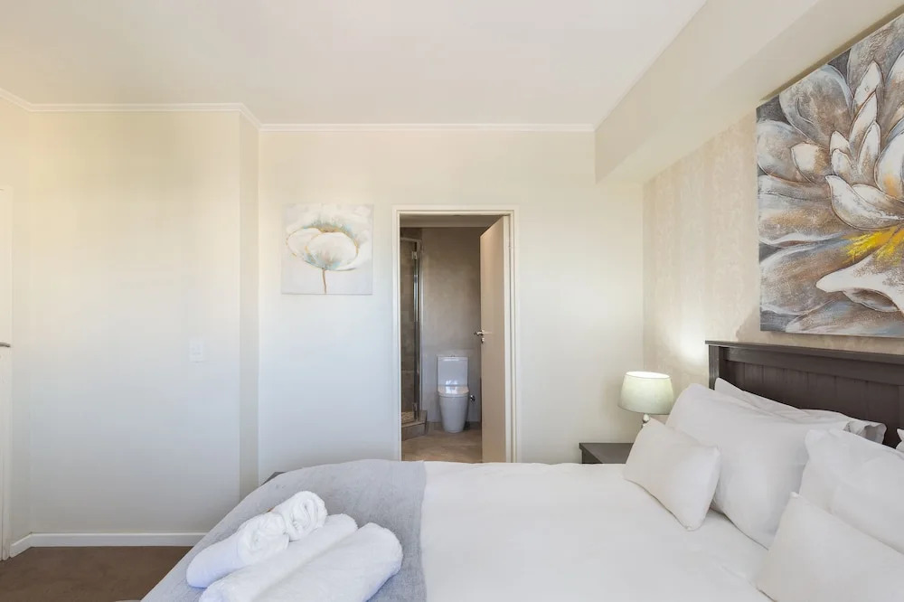 Island Club LA302 by CTHA