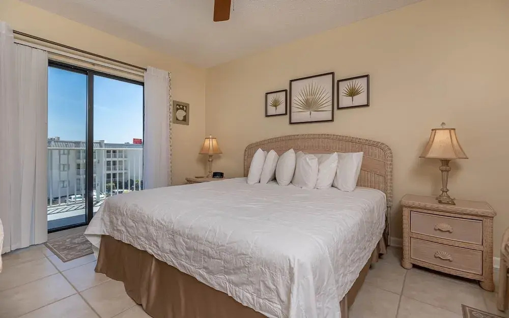 Royal Gulf Beach & Racquet Club 5217 3 Bedroom Condo
