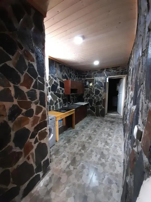 Amo's cafe and hut