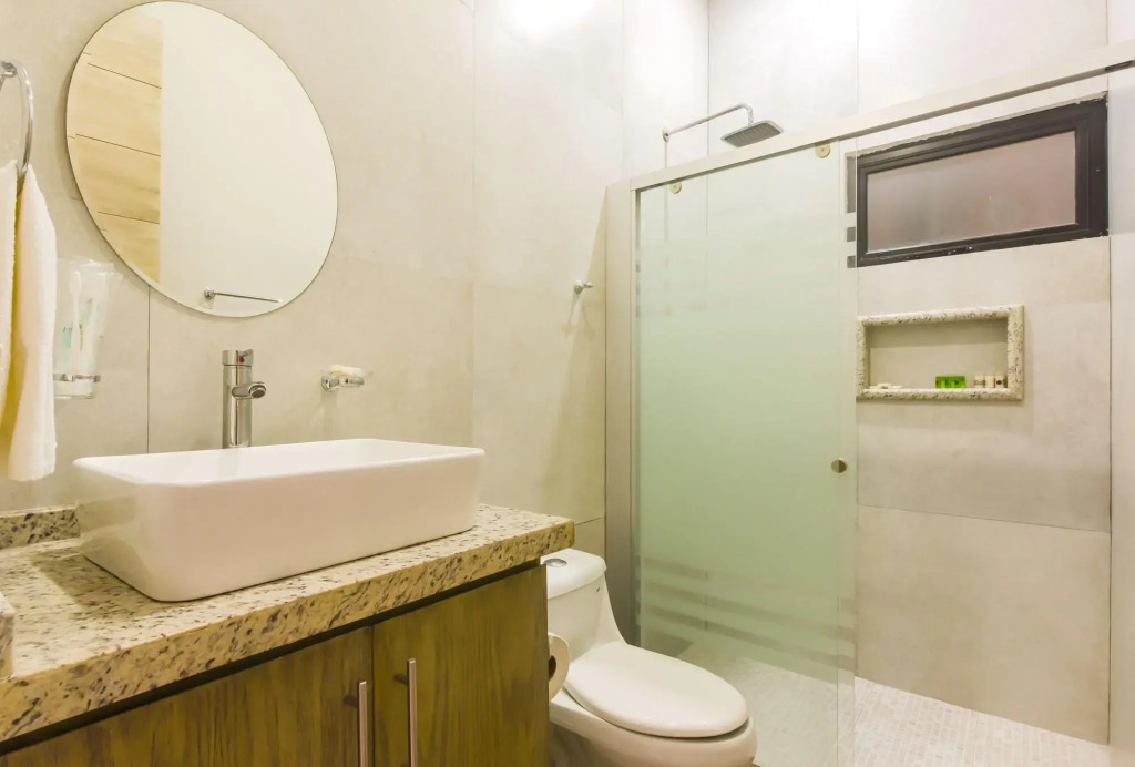 Splash Pool, Rooftop Terrace, Patio, Beach 4 Blks