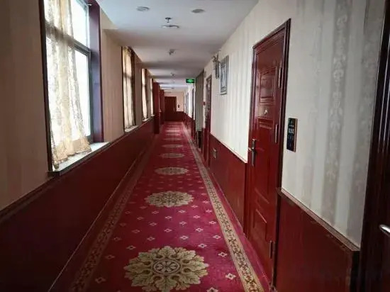 Zhoukou Meijing Business Hotel