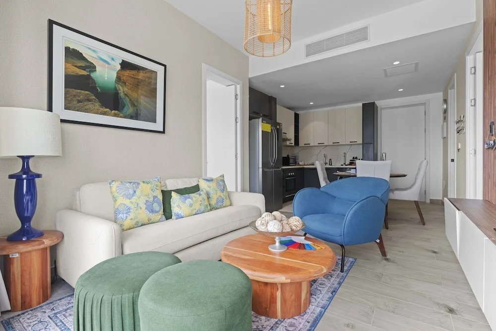 NOK Elegant 2BR Apt by Vistacana