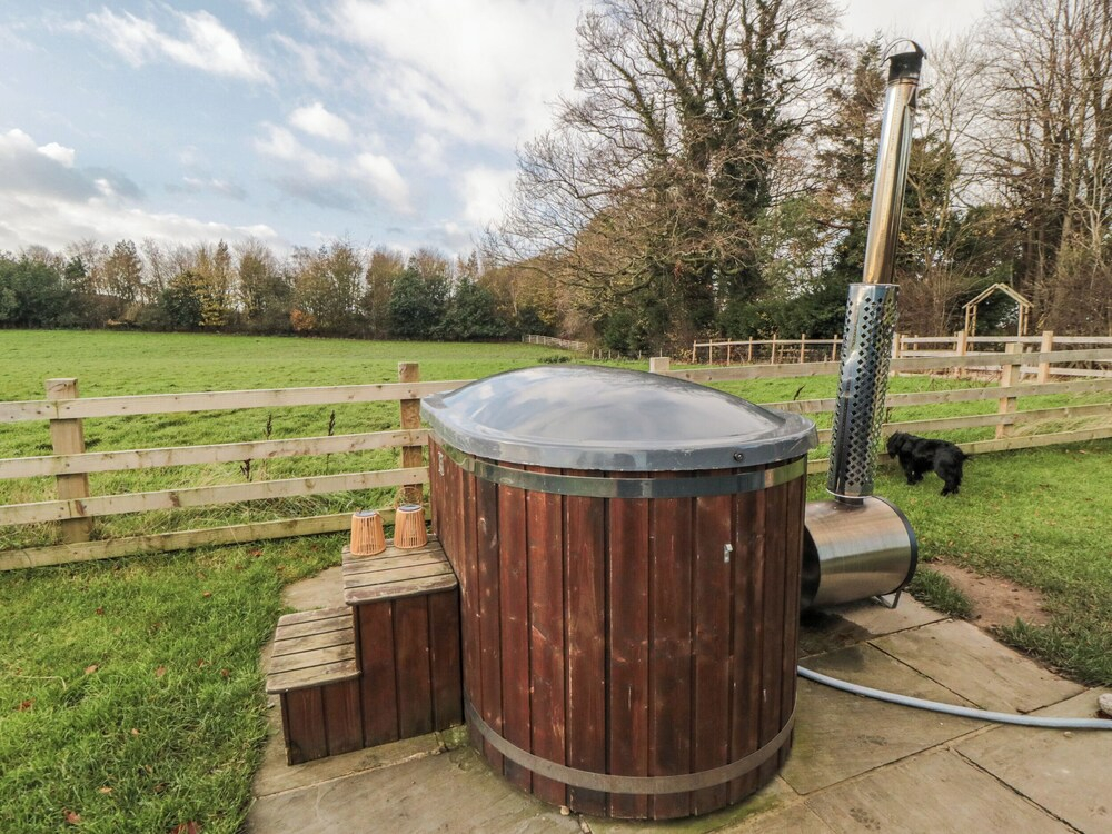 Honeysuckle Hut, Potto Grange Farm