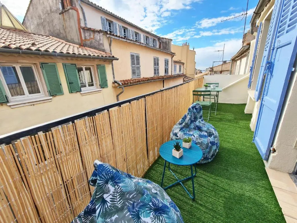 GregBnb-com - Centre Ancien - Studio Roof-Top - CLIMATISÉ - 5eme étage