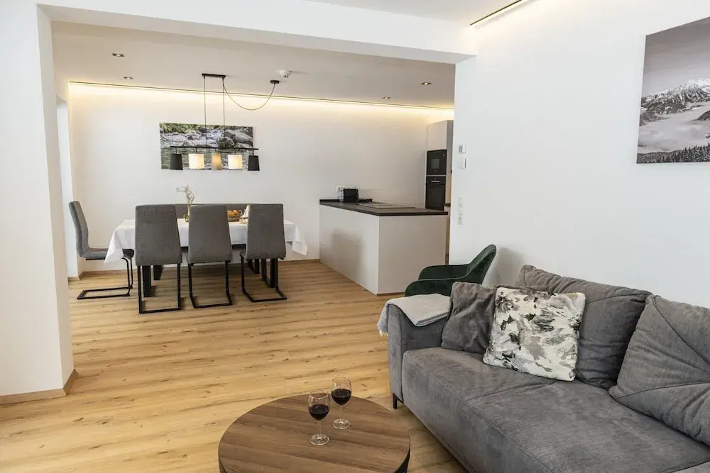Alpine Apartment With View & Garden