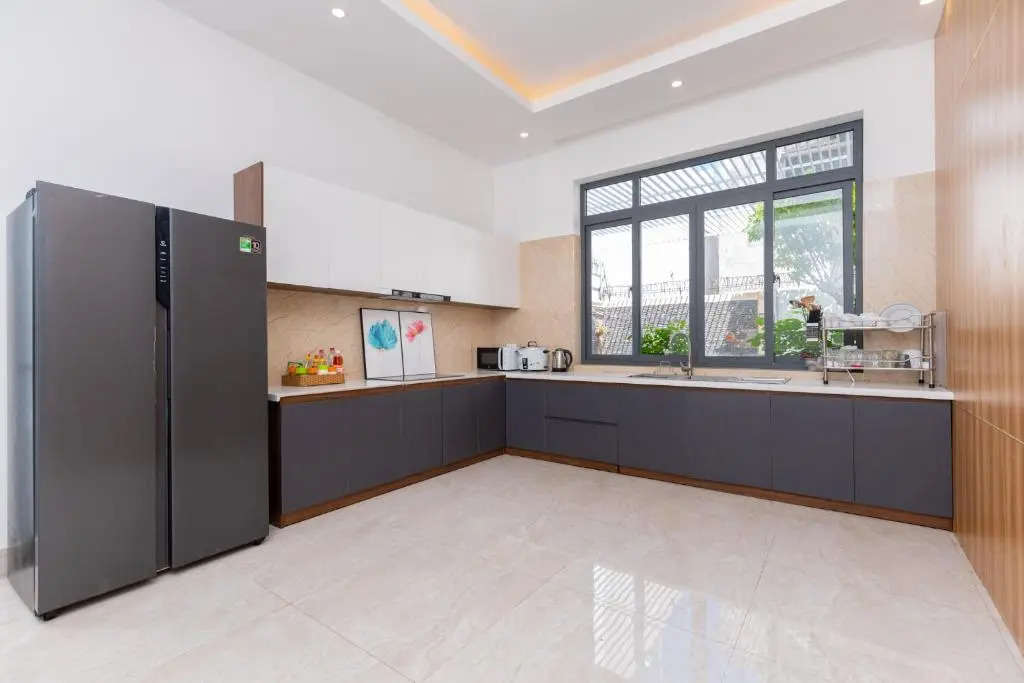 Palm Villa 34 ( Luxury Villa with 17 bed room, karaoke & bida inside)