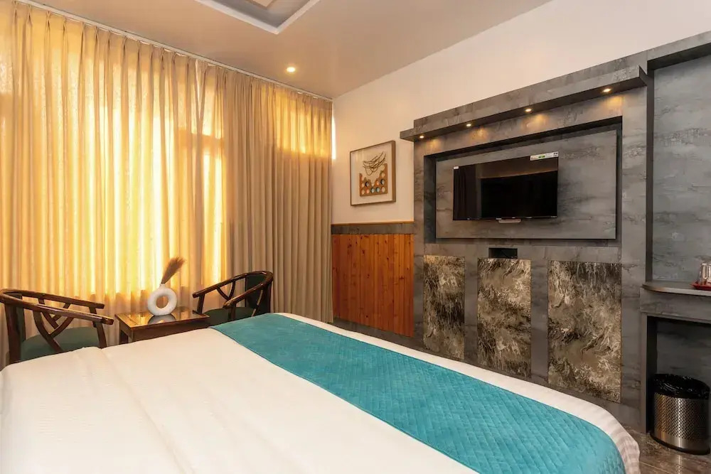 Tara Van - Best Mountain View Hotel in Dharamkot