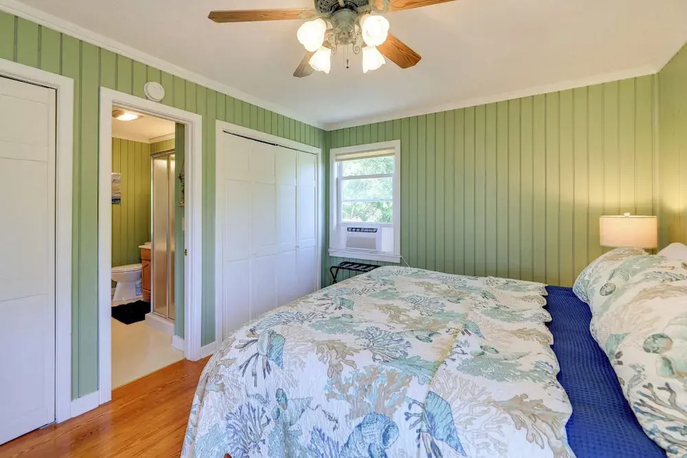 Waterfront Crystal Coast Vacation Rental w/ Deck!
